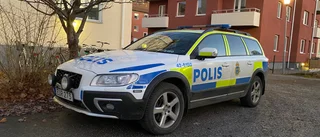 Polisen gjorde vapenfynd efter larm om källarinbrott – Nationella bombskyddet på väg