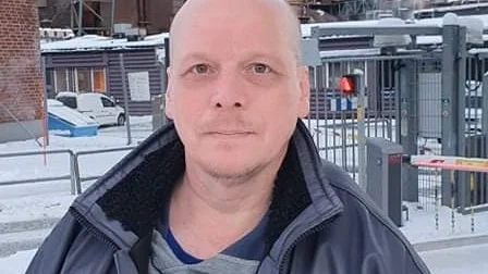 SD-politikern tar striden. Ulf Karlström kliver på som ny gruppordförande inom en av IF Metalls avdelningar på SSAB, trots att hans ärende är under utredning. "IF Metall ger mig inget kontor, ingen arbetstelefon, ingenting. Ren mobbning", säger han. 