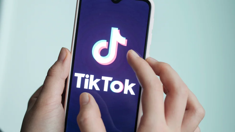 Appen Tiktok styrs helt av algoritmer.