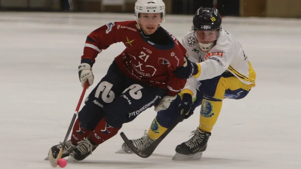 Jesper Ekström har spelat över 200 matcher för KVBS, gjort över 100 poäng och en mycket viktig ingrediens för att spelet både framåt och akåt fungerar.