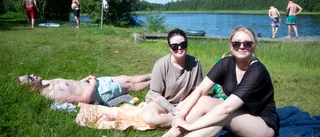 Piteåborna vallfärdade till badplatserna på varmaste dagen: "Jättehärligt med sol"