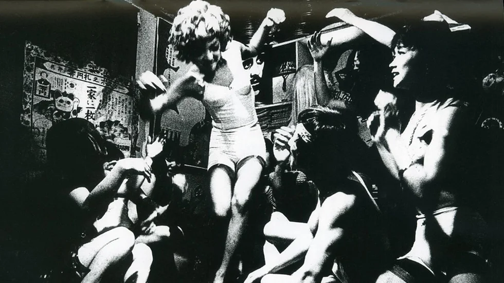 Toshio Matsumotos film "Funeral parade of roses" (1969) beskrevs efter premiären som äcklig, chockerande och våldsam – i dag anses den vara filmskaparens stora mästerverk.