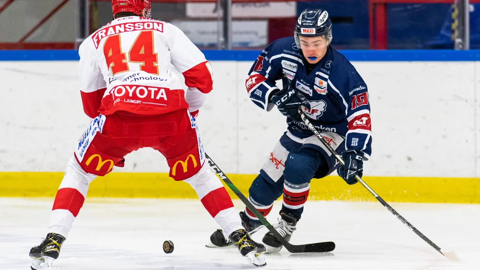 Centern Christoffer Björk har skrivit på för Kalix HC.