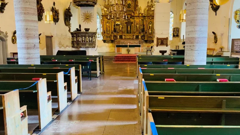Rösta på oss i kyrkovalet, uppmanar Sverigedemokraterna. Men själva har de sällan varit på plats i kyrkofullmäktige de senaste åren.