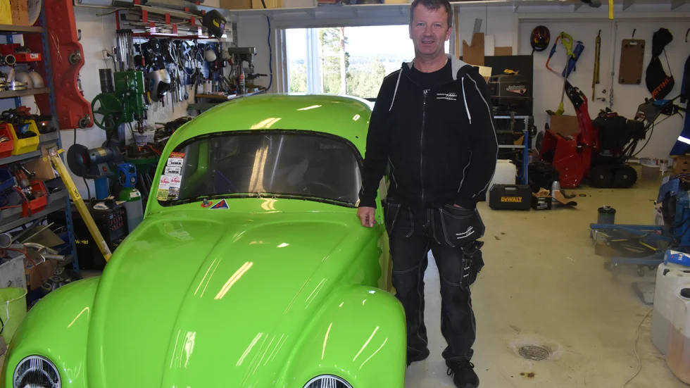 Leif Nyström med bilen han slog nytt inofficiellt europarekord med.