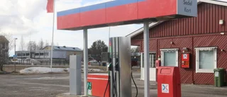 Små tankstationer i fara • Bybor kan tvingas åka till stan för att tanka