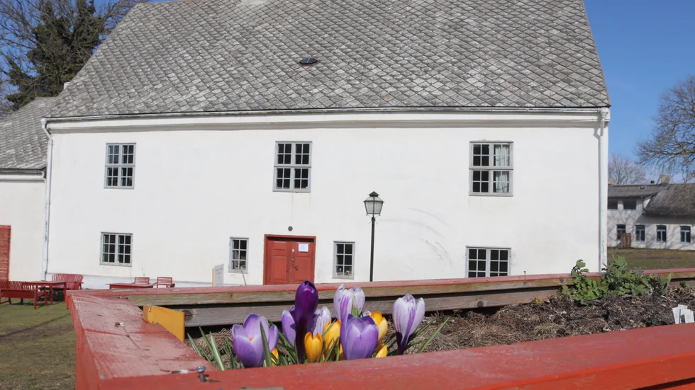 Langska huset rymmer just nu en konstutställning. 