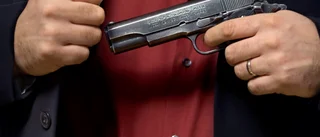 Pistolhotade man för en dator - döms till fängelse