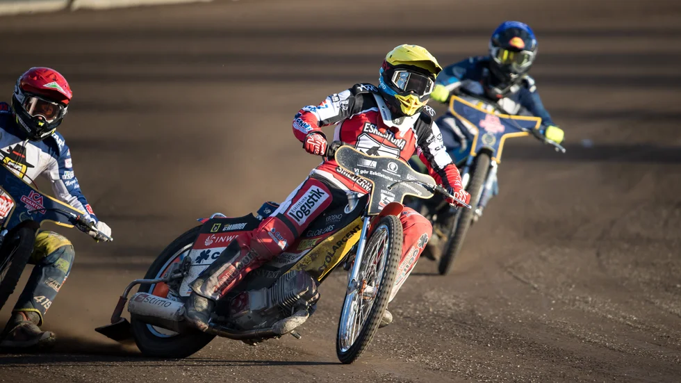 Andzejs Lebedevs och Smederna kör under tisdagen borta mot Piraterna.