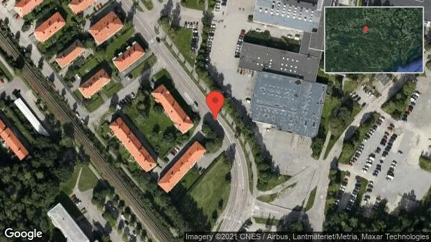 Brinnande fordon stoppar trafiken på väg 53