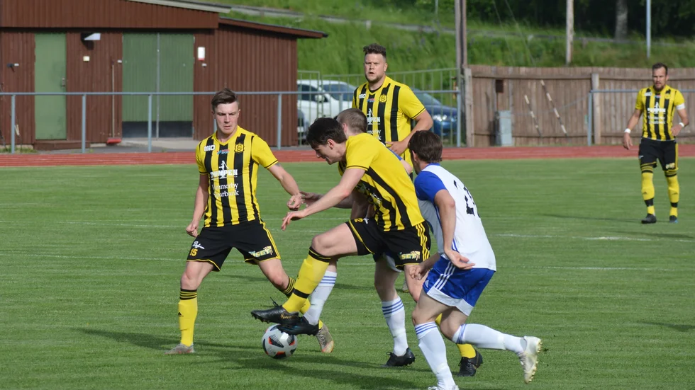 Erik Lindblad lämnar Gullringens GoIF för Kisa BK.