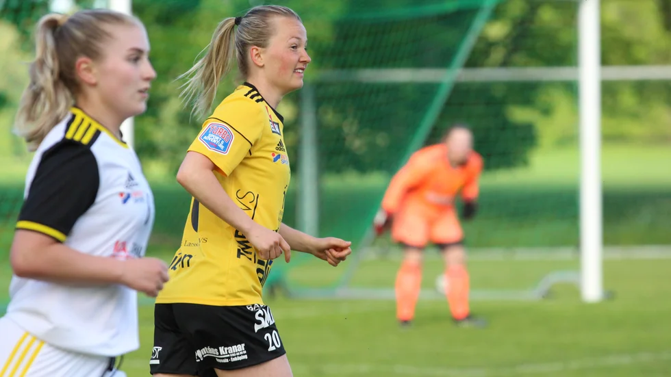 Elin Åkerman gjorde matchens tre första mål och stod för ett hattrick.