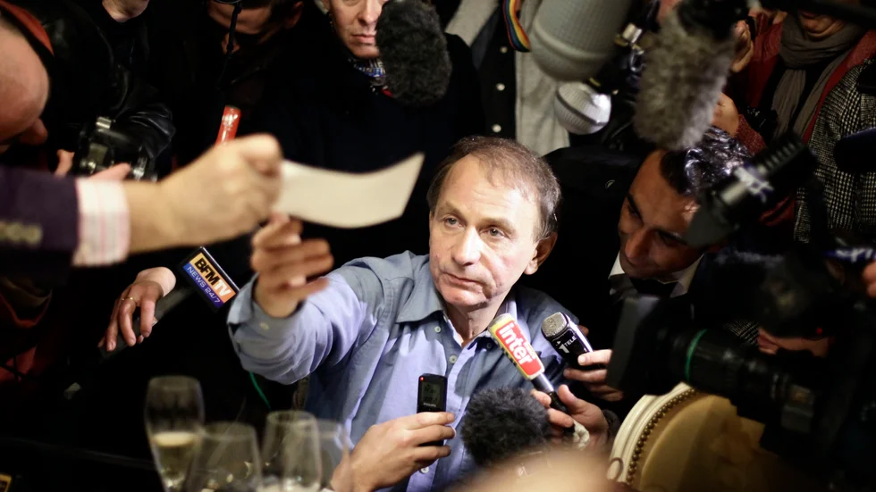 Michel Houellebecq (född 1958) är en fransk författare. Han anses vara är en av samtidens mest skandalomsusade och kontroversiella författare – och samtidigt en av de mest intressanta. Hans debutroman "Konkurrens till döds" gavs ut på svenska första gången 2002.