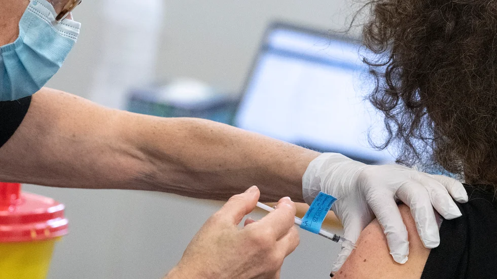 SKR vill ha tydligare besked om den tredje vaccindosen. Arkivbild.