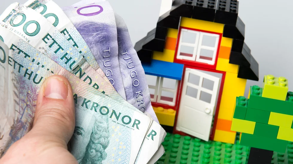Det första tecknet på att företagandet i landet stagnerar är att utlåning från banker till företagen minskar, menar debattörerna.
