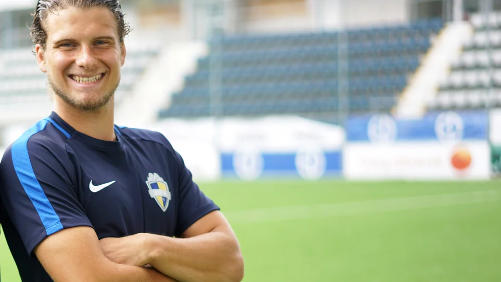 Dmitri Zhuravlev är klar för en fortsättning i City.