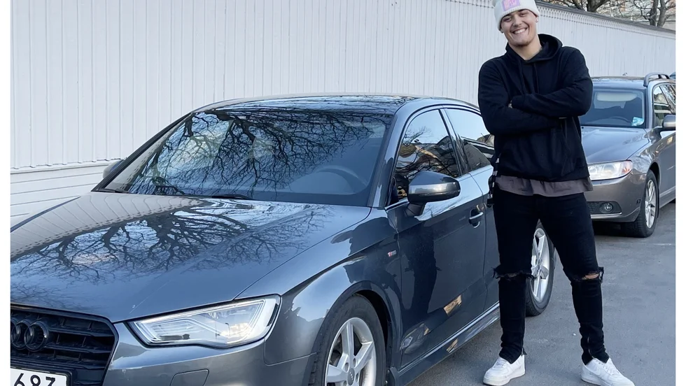 Rasmus Eklund får vänta ytterligare ett tag på sin nya registreringsskylt till bilen.