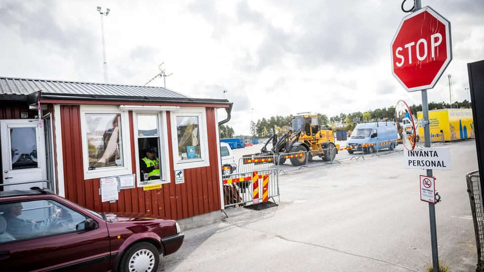 Förvaltningsrätten slår fast att Region Gotlands tekniska nämnd ska betala 220 000 kronor i avgift för att de bröt mot LOU när de direktupphandlade driften av återvinningscentraler.