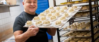 Mikael bakade tusentals kanelbullar under måndagen
