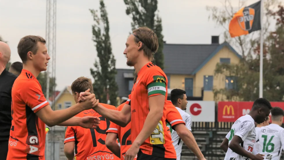 FC Gute har inte spelat en match på Gutavallen sedan Arlanda besegrades i en rysare den 3 oktober. I helgen är laget tillbaka.