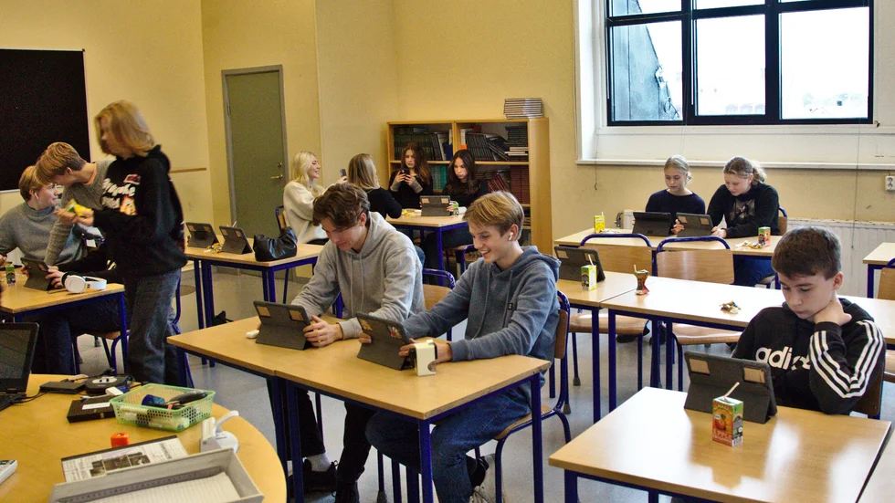 Eleverna i klass 9E på Solbergaskolan fick gå på digital studie-och yrkesmässa.