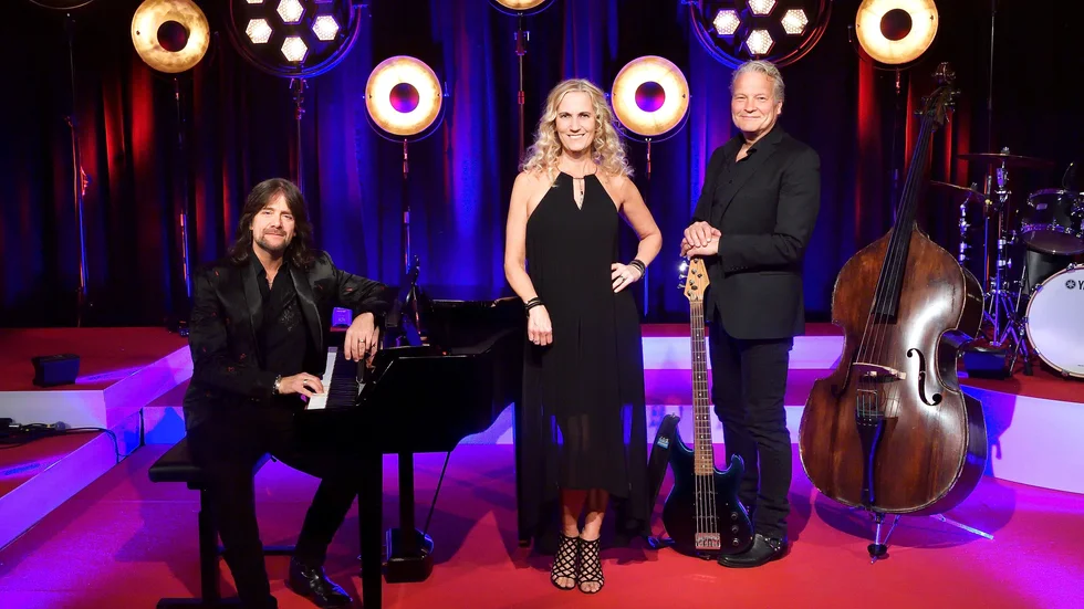 Robert Wells, Maria Wells (sång) och Lars Risberg (bas) gästar Klockrike kyrka den 18 december med konserten "Musik i vinternatten".