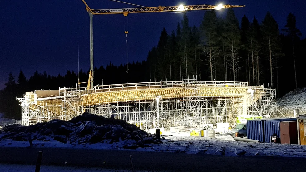 Broarbetet vid Risnäset fortsätter enligt planen, troligen kommer bron att vara gjuten under december.