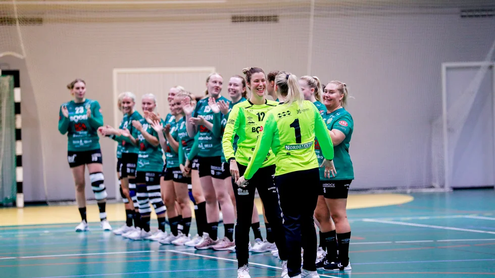 BBK Hanbolls damer ordnade segern med fem sekunder kvar. Ett avgörande som bäddar för nytt kontrakt då laget nu har det i egna händer inför den sista omgången till helgen.