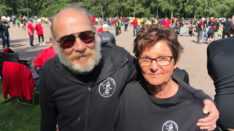 Hemmaspelare. Boule von Platen arrangerade seriespel. Här två av Motalaklubbens spelare, Hans Hellqvist och Margareta Lundqvist.
