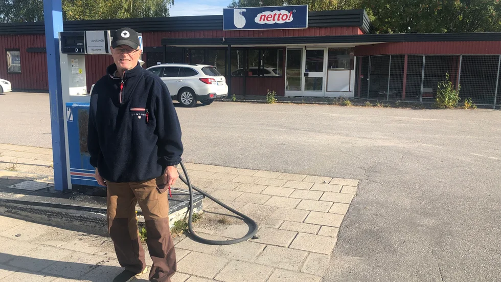 "Att driva ett tankställe är inte särskilt inkomstbringande, det handlar mer om en service för byn", säger Göran Prytz som i dagarna blir ny ägare till fastigheten i Sjulsmark.