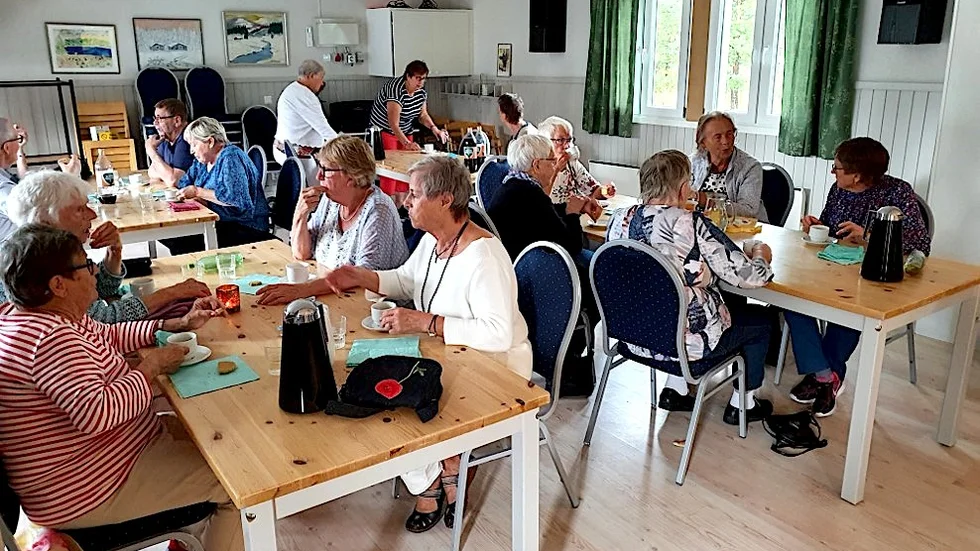 SPF seniorerna i Överkalix har traditionsenligt ätit surströmming.