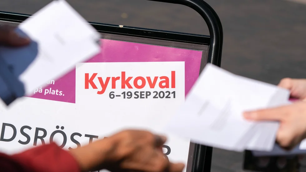 Söndagen den 19 september 2021 är det val i Svenska kyrkan. Sedan i måndags kan du förtidsrösta. På 1742 platser runt om i landet finns röstningslokaler.