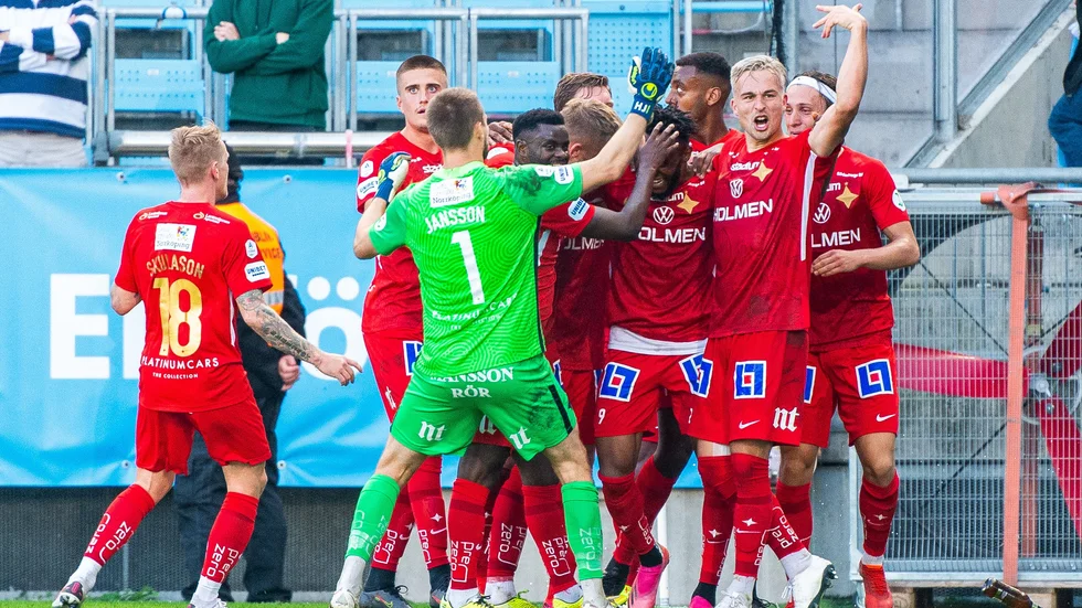 Samuel Adegbenro har precis nickat in kvitteringen mot Malmö.