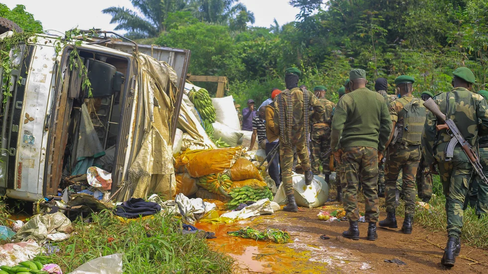 Soldater vid platsen för en attack i provinsen Norra Kivu tidigare i år. Arkivbild.