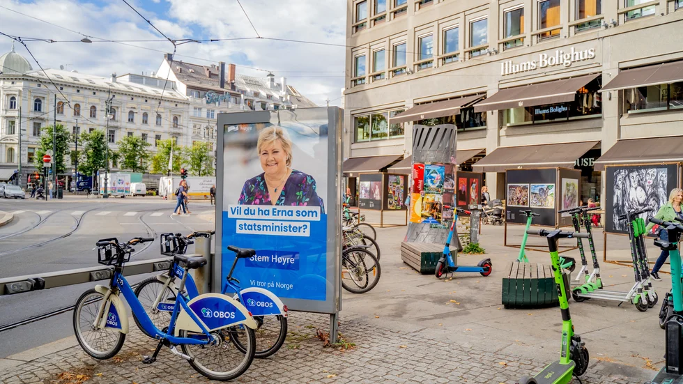 En valafisch med Norge statsminister Erna Solberg i Oslo.