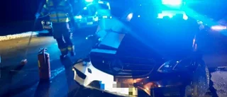 Lätt lastbil och personbil i krock vid Lappgärdan