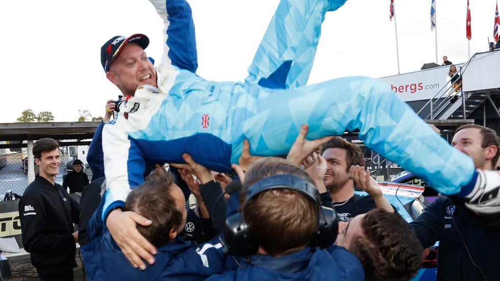 Engelsmannen Rob Huff vann STCC 2020. Nu lämnar han serien för att köra WTCR. Ett stort avbräck för STCC som har premiär om två veckor. Arkivbild.