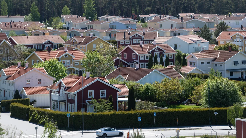 Fler socialdemokratiska röster höjs för att återinföra den impopulära fastighetsskatten.