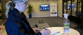 Hon kollar att Västerviksföretag följer pandemilagen
