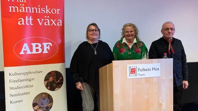 Lena Jatko, Kerstin Tuomas Larsson och Reino Esberg har läst in berättelser, dikter och böcker på meänkieli.