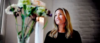 Officianten Frida håller personliga begravningar: "En hyllning till den avlidne"