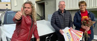 Han vann bilen i guldregnet: "Jag har aldrig haft körkort!" • Valdemarsviksbor i tv i morgon
