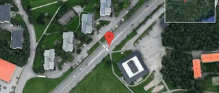 Trafikolycka på väg 736 - helt stopp i ett körfält