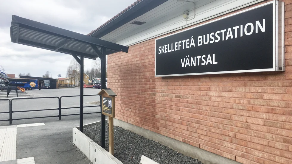 Det har länge funnits problem i väntsalen, nu begränsas öppettiderna.