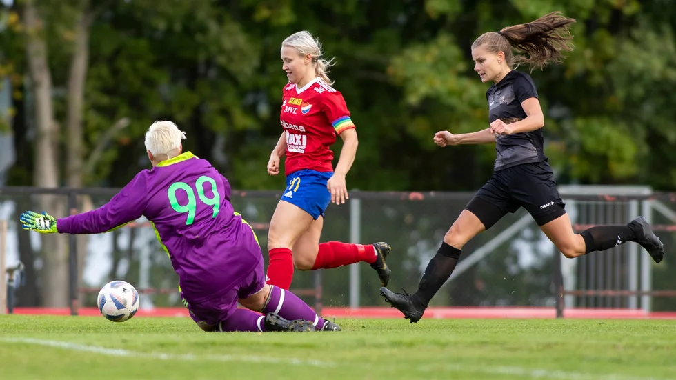 Maria Kåhlin hoppade in och gjorde hattrick på elva minuter. Det ger tre poäng i MVT:s betygsliga. 