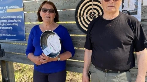 

Segrarna i pilkastning, Gun-Britt och Raymond Engström.