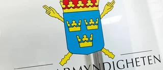 Spår i snön bakom åklagares hus kopplas till grovt kriminella