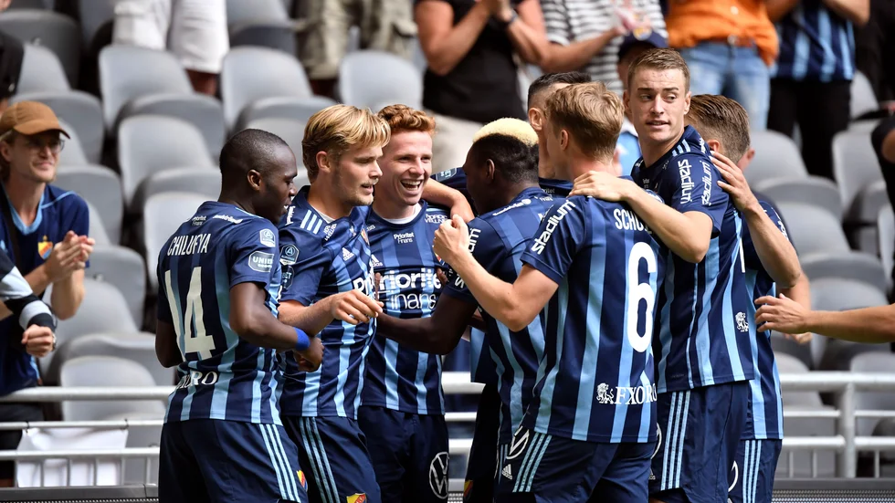 Djurgårdens spelare firar efter 1–0-målet.