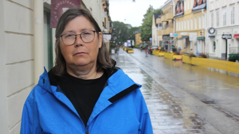 På grund av säkerhetsläget i Afghanistan har Sverige beslutat att stoppa utvisningarna till landet tills vidare. Nu har flera personer släppts ur Migrationsverkets förvar. "När de kommer ut ur förvaret har personerna ingenstans att ta vägen och behöver hjälp", säger Elisabet Rundqvist.