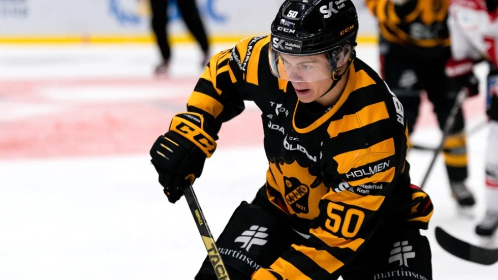 Oskar Vuollet blev tvåmålsskytt när AIK J20 vann mot Modo.